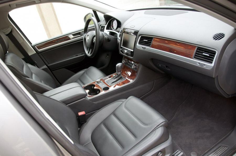  Volkswagen Touareg Hybrid 2012 года  (фото 32 из 42)